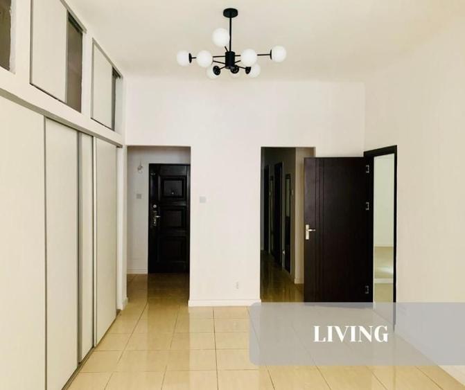 Apartament cu 3 camere semidecomandat în Universitate