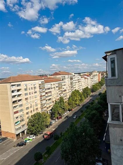 Apartament cu 3 camere decomandat în Dacia