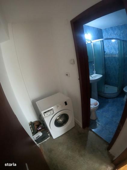 Apartament cu 2 camere semidecomandat în Uiești