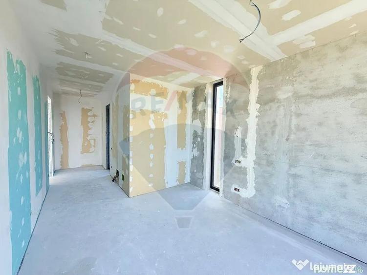 Casă cu 5 camere cu Teren 753 Mp în Balotești