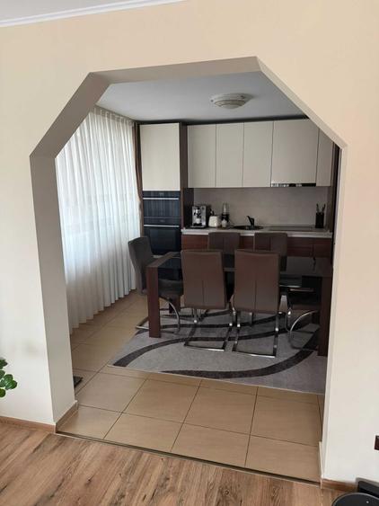 Casă cu 4 camere în Sântandrei