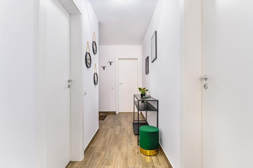 Apartament cu 3 camere decomandat în Central