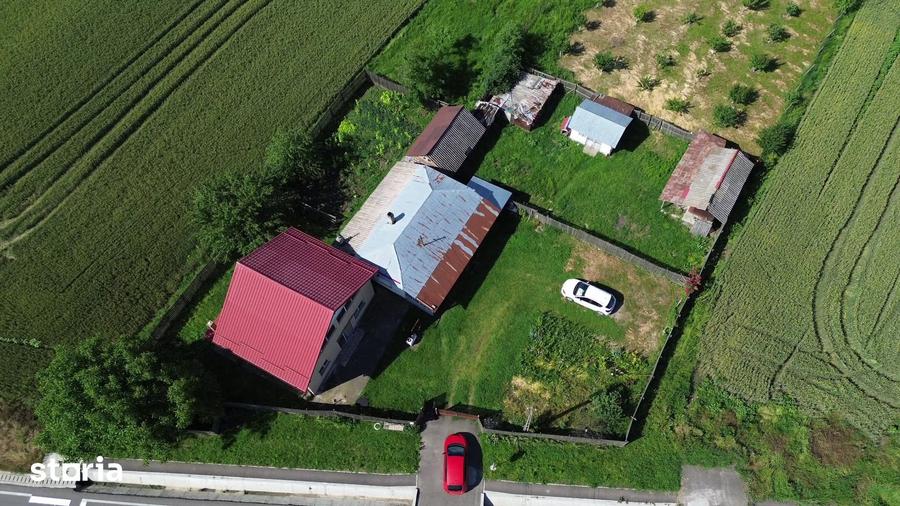 Casă cu 3 camere cu Teren 6400 Mp în Central
