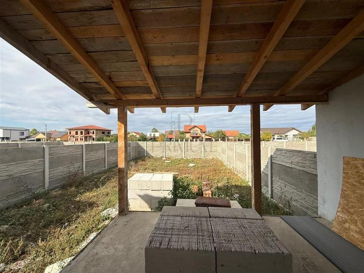 Duplex cu 3 camere cu Canalizare în Moșnița Nouă