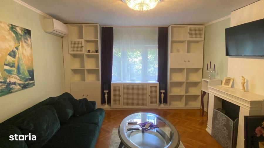 Apartament cu 3 camere decomandat în Nerva Traian