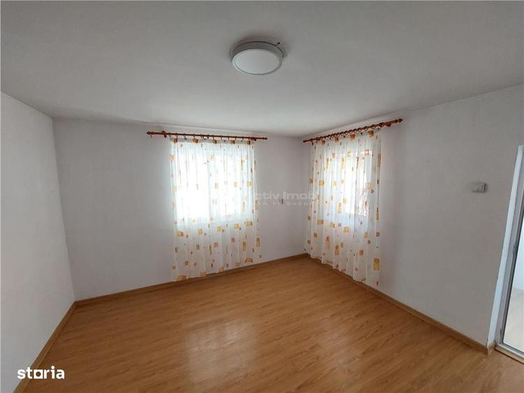 Casă cu 4 camere în Crâng