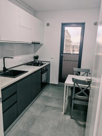 Apartament cu 2 camere decomandat, mobilat în Central