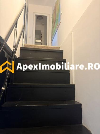 Apartament cu 3 camere semidecomandat în Ozana