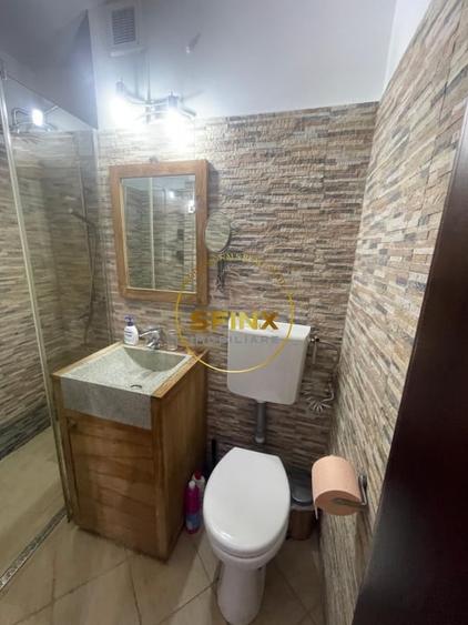 Apartament cu 2 camere semidecomandat, mobilat în P-ța Victoriei
