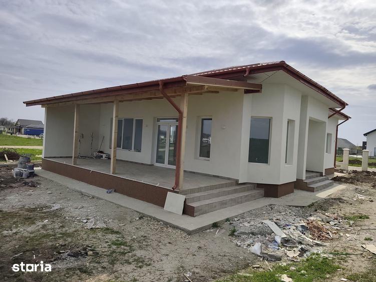Casă cu 3 camere cu Teren 500 Mp în Tărtășești