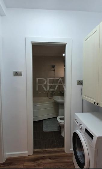 Apartament cu 3 camere decomandat, mobilat în Tineretului