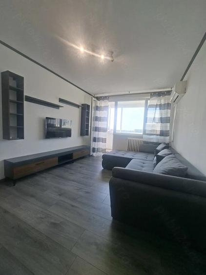 Apartament cu 2 camere semidecomandat în Berceni