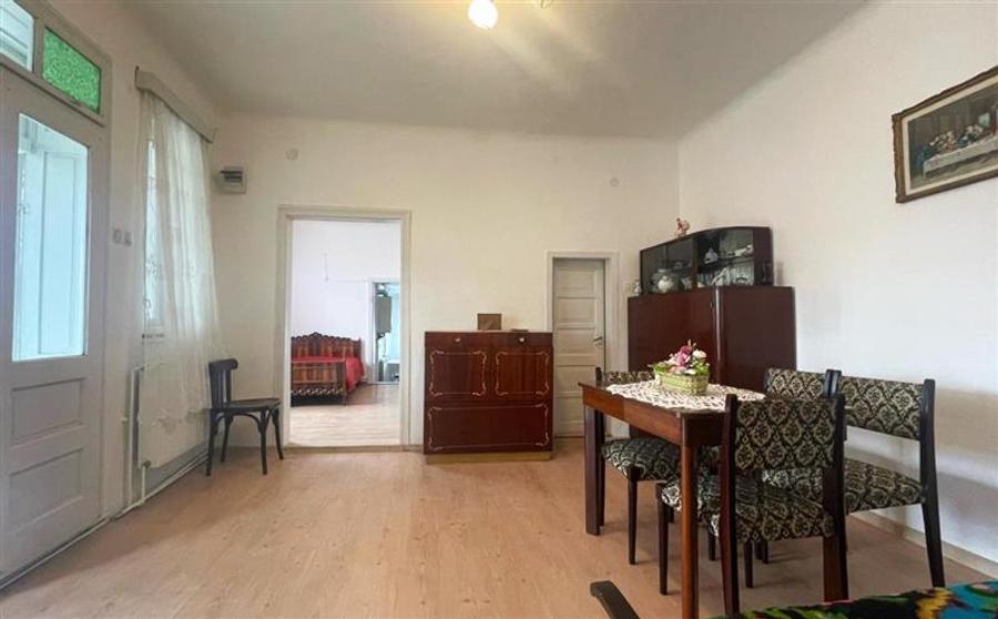 Apartament cu 3 camere decomandat, mobilat în Unirii