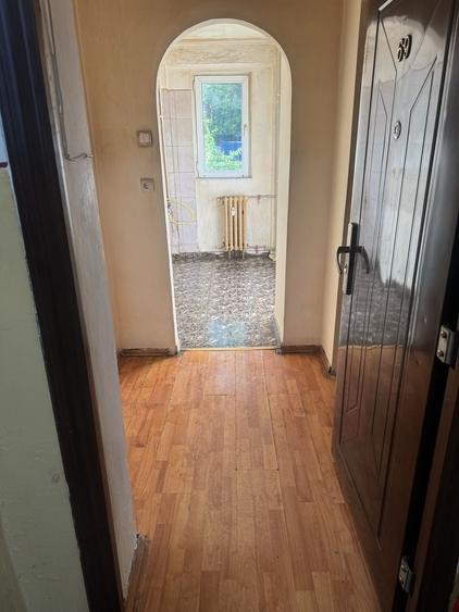 Apartament cu 2 camere semidecomandat în Berceni