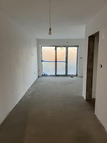 Casă cu 4 camere în Bariera Vâlcii