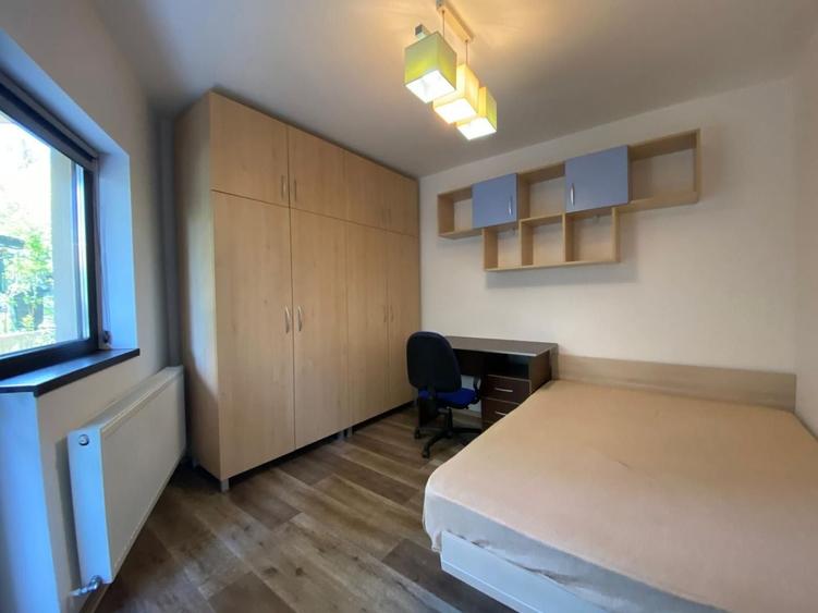 Apartament cu 3 camere decomandat, mobilat în Bună Ziua