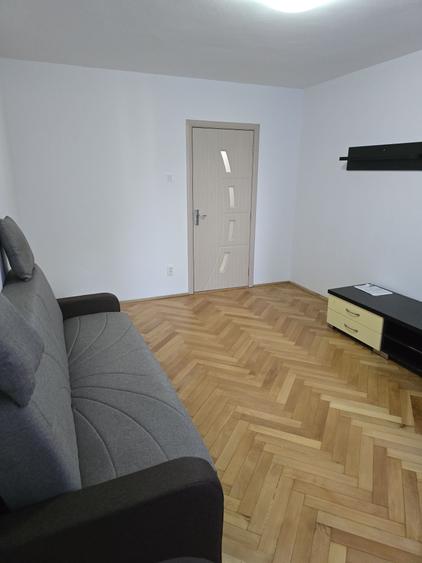 Inchiriez apartament 2 camere - 4
