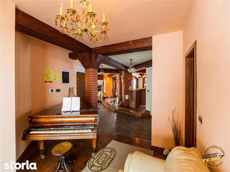 Casă cu 7 camere cu Teren 25000 Mp în Hărman