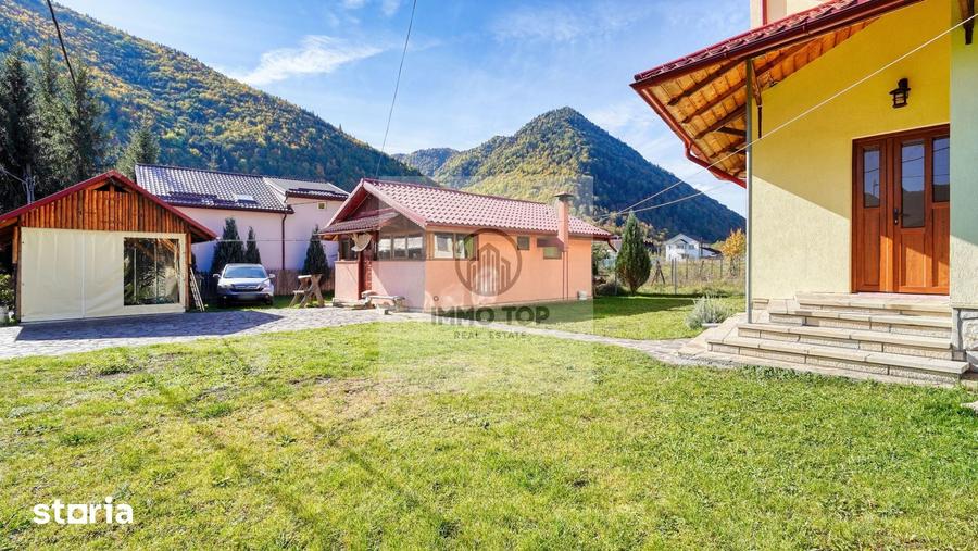 Casă cu 8 camere cu Teren 700 Mp în Vidra