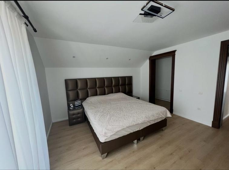 Casă cu 4 camere în Central