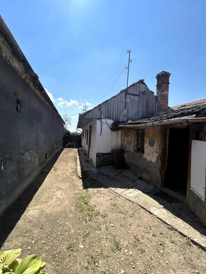 Casă cu 4 camere în Central