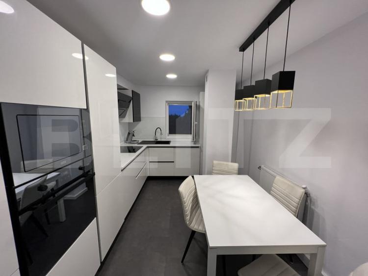 Apartament 3 camere, decomandat, parcare, zona UMF - 3