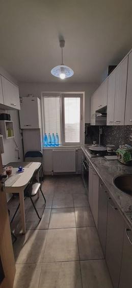 Apartament cu 2 camere decomandat în Roman