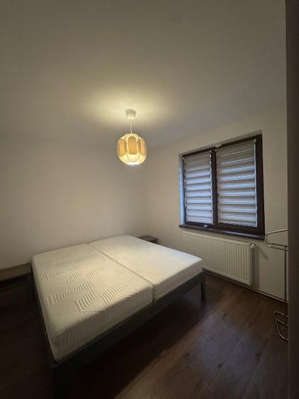 Apartament cu 4 camere decomandat, mobilat în Central