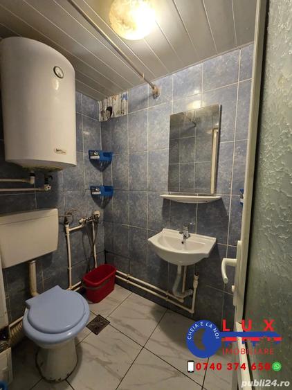 Apartament cu 3 camere semidecomandat în Neptun