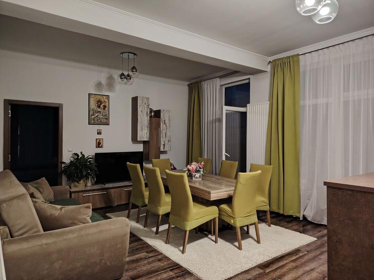 Apartament cu 3 camere decomandat în Exterior Vest