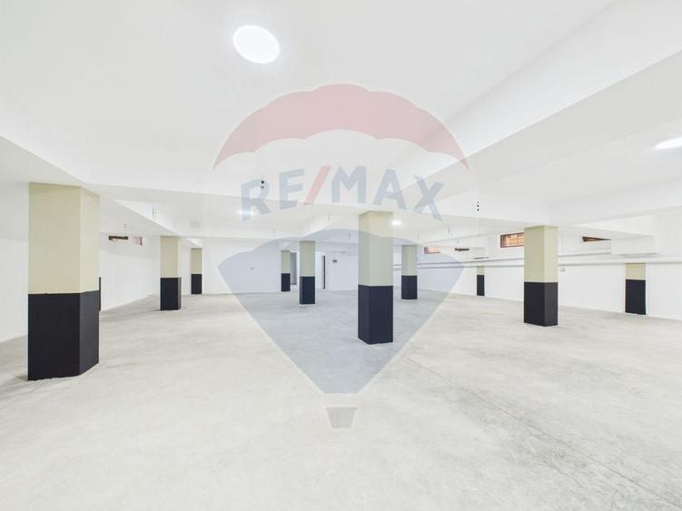 Spațiu comercial, de 340 mp, în Prelungirea Ghencea