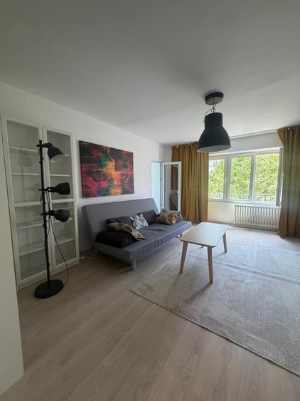Apartament cu 3 camere decomandat în Nerva Traian