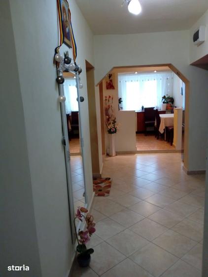 Apartament cu 3 camere decomandat în Nord