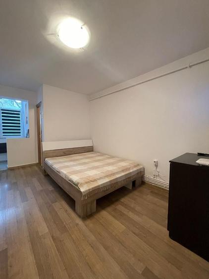 Garsonieră decomandată în Vama