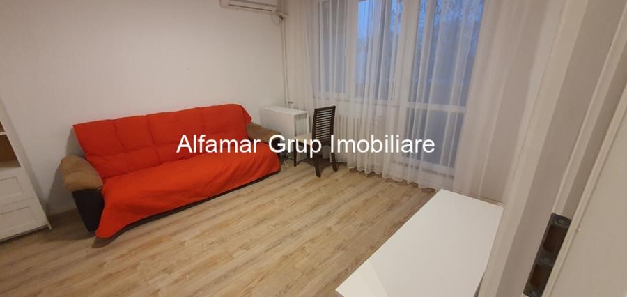 Apartament cu 3 camere, mobilat în Drumul Taberei — fotografia 3