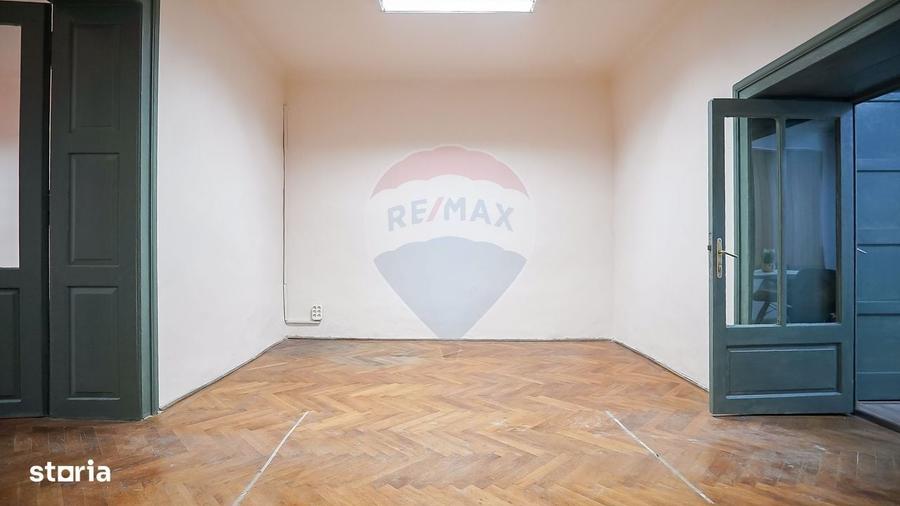 Apartament De Vanzare 2 Camere 65 Mp | La Casa Cu Pivnita Si Curte | - 1