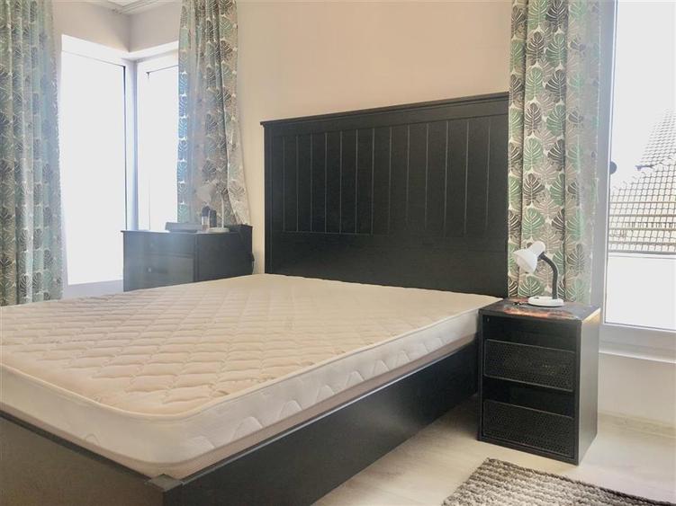 Apartament cu 4 camere decomandat, mobilat în Tractorul