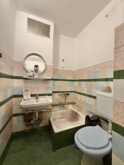 Apartament cu 4 camere decomandat, mobilat în Dâmbovița