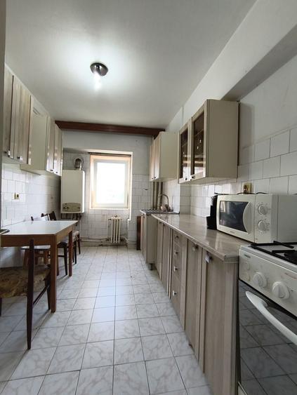 Apartament cu 3 camere decomandat în Păcurari