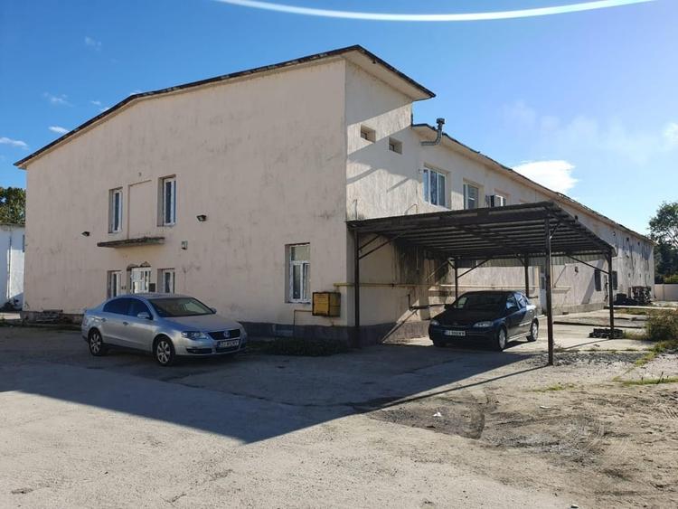 Spațiu industrial, de 2,200 mp, în Bariera Vâlcii