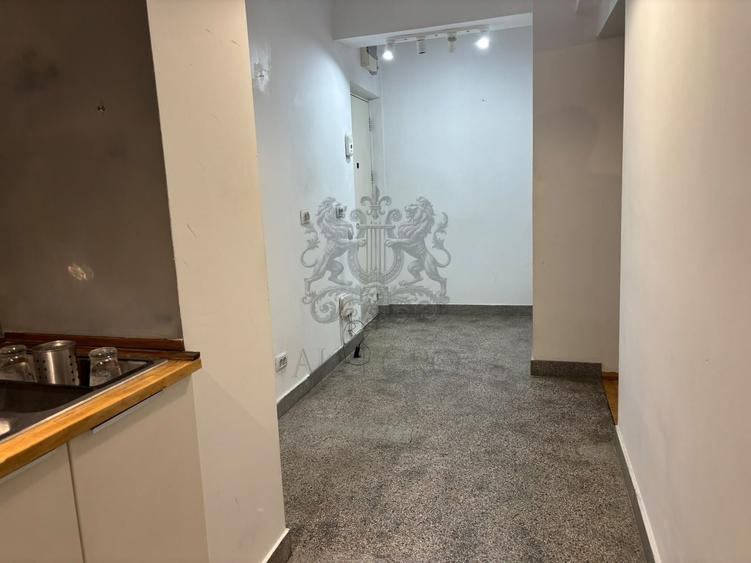 Apartament cu 3 camere semidecomandat, mobilat în Cișmigiu