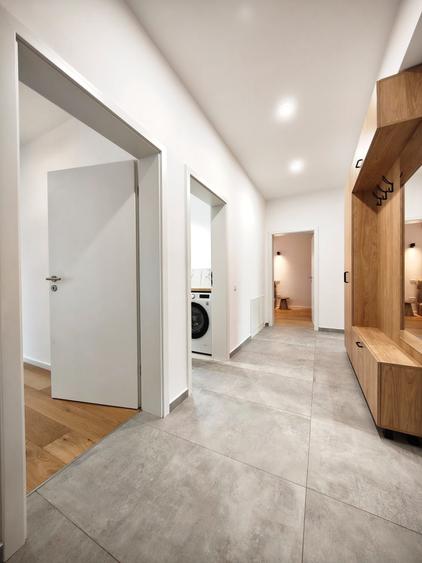 Apartament cu 3 camere decomandat, mobilat în Băneasa
