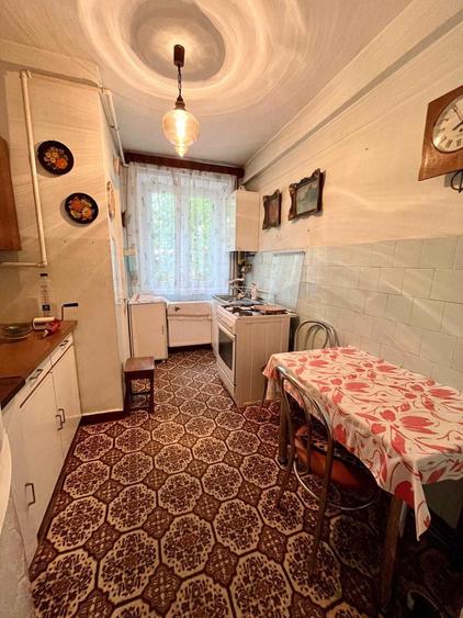 Apartament cu 3 camere decomandat în Central