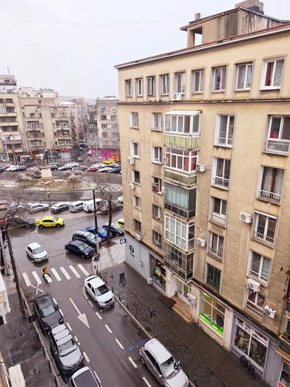 Apartament cu 3 camere semidecomandat, mobilat în Kogălniceanu