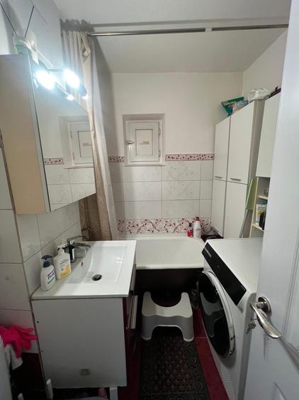Apartament cu 3 camere decomandat în Valea Rosie