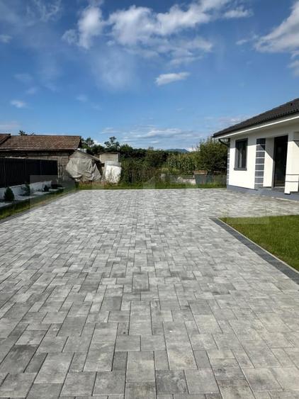 Casă individuală cu 3 camere cu Canalizare în Unirea