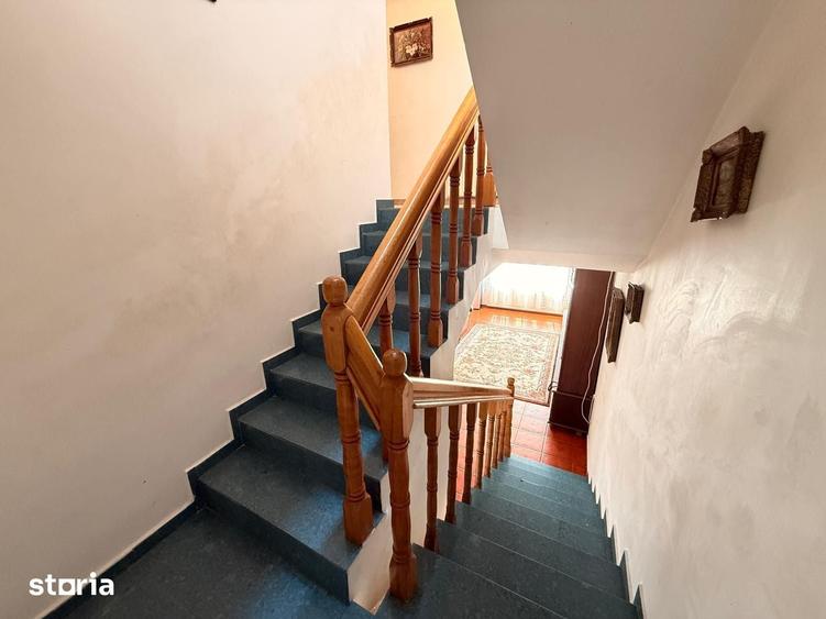 Casă cu 6 camere cu Teren 185 Mp în Chitila