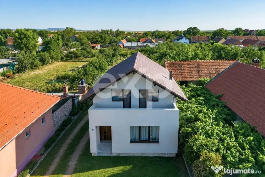 Casă cu 4 camere cu Teren 919 Mp în Hitiaș