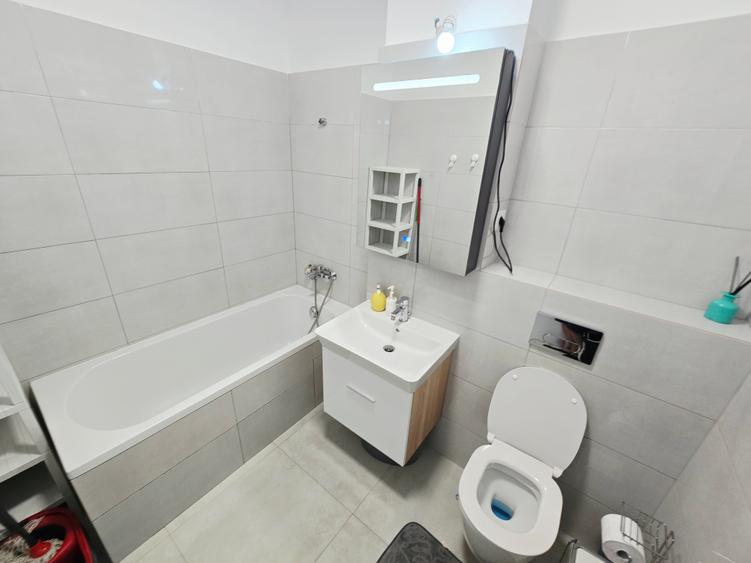Apartament cu 2 camere decomandat în Păcii