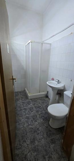 Spațiu comercial, de 886 mp, în Buciumeni